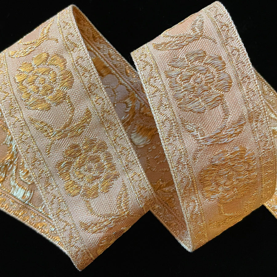 849.3 Tudor rose jacquard trim gold on mocha-gold - 1-5/8" (41mm)