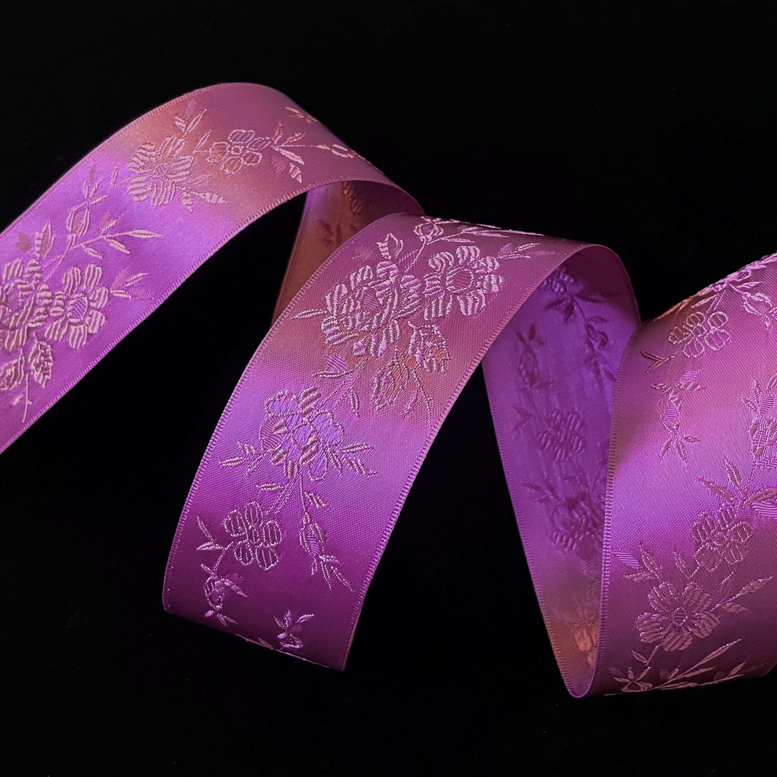 160.4 Satin jacquard floral ribbon orchid purple 1-1/2" (35mm)