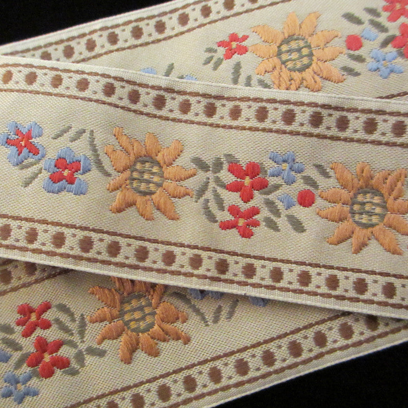 450.2 Edelweiss mocha jacquard trim 1-⅜" (35mm) - Palladia Passementerie
 - 3