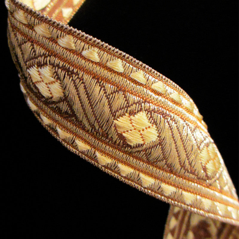 823.4 Diamond metallic galloon gold 1-1/8" (30mm) - Palladia Passementerie
 - 2