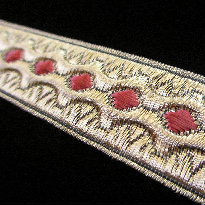 846.5 Trapunto red metallic galloon trim wide 1-1/8" (30mm) - Palladia Passementerie
 - 2